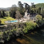 Manor on the banks of the Lot with 3.7 ha