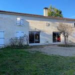 Maison charentaise dans un village à proximité d'Angoulême