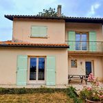 Superbe maison avec piscine, terrasse 70 m², cuisine d'été, garage et jardin arboré. Intérieur lumineux et 4 chambres