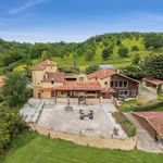 Sumptuous estate with a view of the Pyrenees