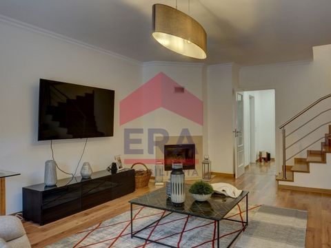 House T2+1 completely renovated. Comprising living room with fireplace and equipped kitchen on the ground floor, first floor with two bedrooms with built-in wardrobes and a bathroom. Attic used with a bedroom with built-in wardrobe and a bathroom. Tw...