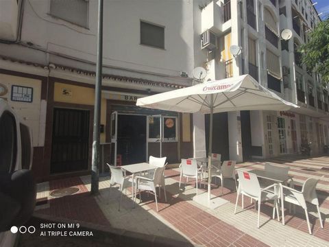 Bar in one of the busiest neighborhoods in Marbella. Fixed clientele, great investment guaranteed. Located in one of the most popular neighborhoods of Marbella, with a lot of life at all hours. It has a large terrace, and a large covered space. It ha...