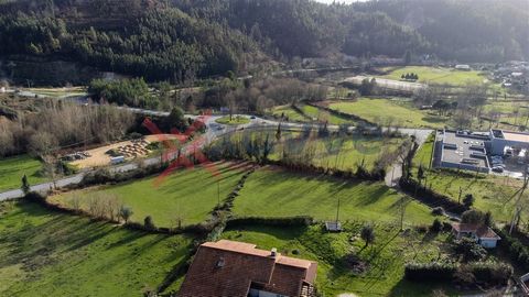 Plot of land, located in the parish of Eira Vedra, 2 minutes from the center of Vieira do Minho, 15 minutes from the Penêda-Gerês 30 National Park of the city of Braga. The property is rustic, has about 5.020m2, being divided by 2 different items. It...