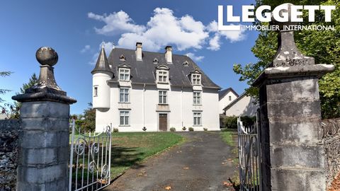 A15749 - Located near the mountains of the Basque Country, in a magnificent setting, this historic estate will delight lovers of peace and nature. In addition to this spacious house, there are two gites and a convertible barn. Information about risks...
