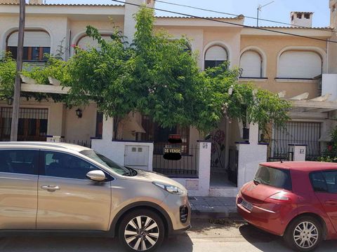 This is a fantastic opportunity to purchase a property very close to the beach, JUST 2 MINUTES WALK…………next to amenities, restaurants, bar, church, port of Torre de la Horadada and the amazing promenade. This lovely town house has a patio outside, a ...