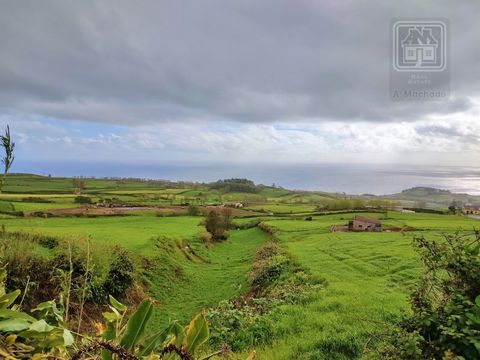 Joint sale of 2 rustic buildings with a total area of 23.860 sq. meters, located north of the parish of Santa Cruz, Lagoa (Azores), currently destined for pasture or cultivation. It benefits from an excellent panoramic view over the sea and the south...