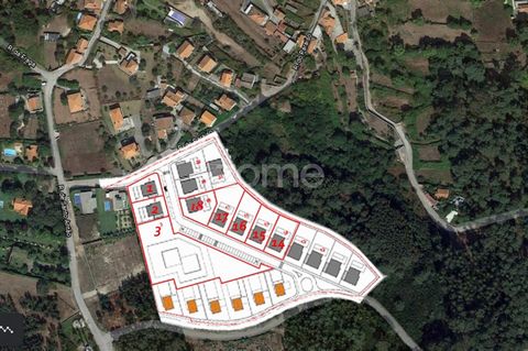 Property ID: ZMPT544734 These plots are located in Vilarelho - Caminha, located in a quiet area overlooking the river and at the same time close to several tourist attractions. By investing in these plots of land, you are buying seven plots for the c...