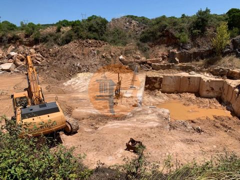 Lioz stone quarry, licensed and in exploration, for sale. Quarry with 4,600 sqm on a plot of land with a total area of 15,520 sqm. Lioz stone is a very long-lasting and resistant stone and is therefore highly sought after for cladding building facade...
