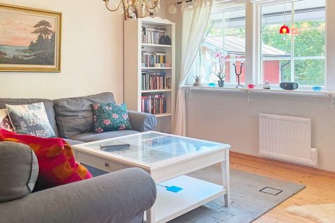 Lovely holiday home in Tveta on Öland where you have free access to the cottage area's pleasant pool area where there is a heated pool, children's pool, kiosk and changing room with shower and toilet. There is also a football field, tennis courts, bo...