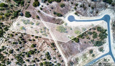 Welcome to Great Sky Ranch! This spacious Ag Exempt 5.04-acre lot is adorned with mature Live Oak trees & is peacefully nestled on a cul-de-sac. Great Sky Ranch, a new gated community outside city limits, offers serene living & stunning views. If you...