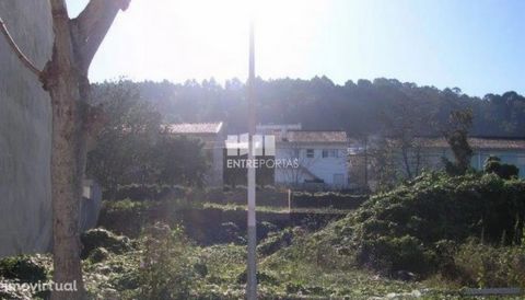 Land with an area of 213 m2. For construction. Good location. Area with good access. Ref.:5051 ENTREPORTAS Founded in 2004, the ENTREPORTAS group with more than 15 years, is a leader in real estate mediation in the markets in which it operates, offer...