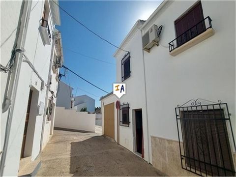 Diese renovierten Stadthäuser mit insgesamt 4 Schlafzimmern, 2 Bädern, einer Sonnenterrasse und einem großen Abstellraum befinden sich in Zagrilla Baja, nahe der beliebten Stadt Priego de Córdoba in Andalusien, Spanien. Sie sind für 79.000 Euro auf d...