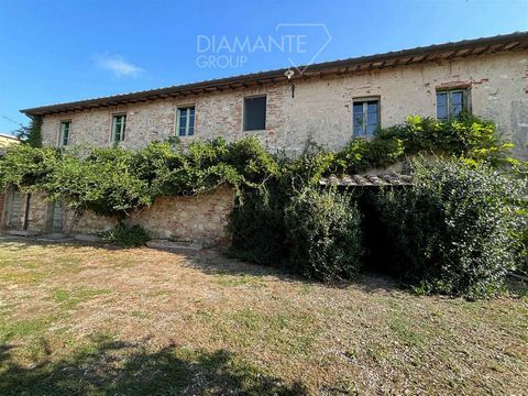 CASTIGLIONE DEL LAGO (PG),Frazione Piana: Portion of stone and brick farmhouse on two levels of approx. 350 sqm consisting of: - Ground floor former stable room, two rooms used as storeroom and storeroom; - First floor hallway, living room with kitch...