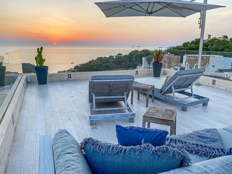 House in Cala Vadella with fantastic sea views Semidetached house near Cala Vadella with fantastic sea and sunset views. The lovingly decorated property is sold mostly furnished, with the exception of some of the owner's personal items, so it is turn...