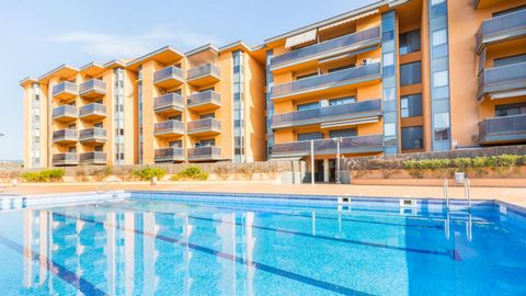Mooi appartement gelegen in Lloret de Mar, in de omgeving van Fenals, op 300 m van het strand en 400 m van het centrum, in een vakantie complex met een gemeenschappelijk zwembad en tuin. In het noordoosten van het Iberisch schiereiland, een meest per...
