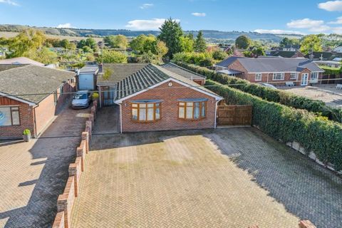 A spacious four double bedroom detached bungalow offering annexe potential and a large private rear garden backing onto open Bedfordshire countryside, located in the sought after village of Totternhoe. Situated along Furlong Lane this well presented ...