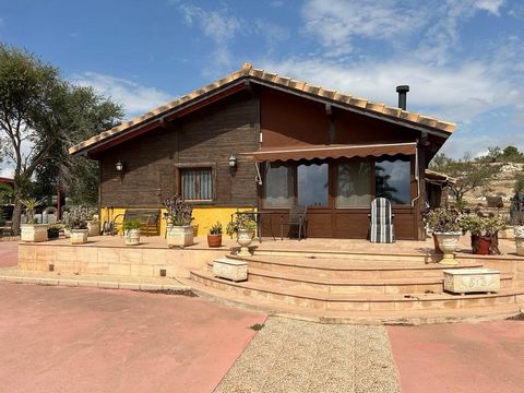 An ideal chalet for families, celebrations and enjoyment. 16,800 m2 of plot presided over by a wooden rural house that has 3 bedrooms, 2 bathrooms, impressive decorations and a homely feeling that is difficult to match. We also have a large roof with...