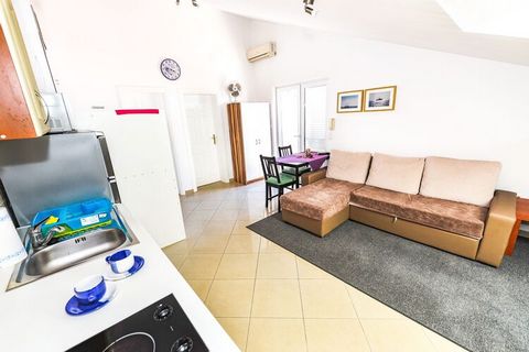 Cosy apartment for 2-3 people close to the center and the beach in the lively seaside resort of Novalja. It is a nice 10 minute walk to the town center with many bars, restaurants and shops. The sea beach you reach after only 300 meters walking throu...