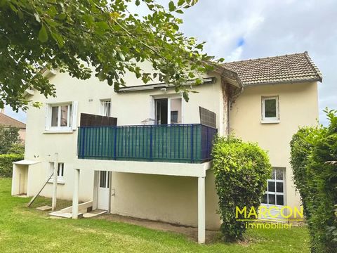 MARCON Immobilier GUERET- Creuse in Limousin New Aquitaine- REF 88046. A GUERET. House located within walking distance of shops, offering practical and pleasant living. This renovated property, built over a basement, offers spacious and bright living...