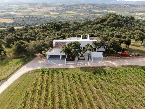 Exclusive residential project of wine estates located in the Serranía de Ronda, that includes a membership to Bodega La Melonera (with right to receive a certain number of bottles of wine each year). Designed by the architects Torras and Sierra, in e...
