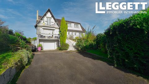 A25444PHH28 - This villa-style house is located in Gué-de-Longroi, 20 minutes from Rambouillet and Chartres and 5 minutes from Auneau. The ground floor comprises a large living room of around 50 m2 with cathedral ceiling and wood-burning stove, and a...