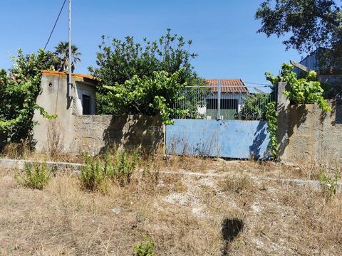 If you've always dreamed of building the perfect home in a quiet and exclusive location, this is your chance! I present a 900m2 urban plot in Olhos de Agua Quinta do Anjo Palmela Portugal, ready to build your dream home. Located in a region of unriva...