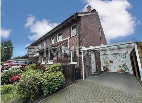 The property in Marl presents itself as a welcoming home with a variety of amenities for families or busy households. The house offers five spacious rooms that can be individually designed to meet the needs of its residents. The ground floor impresse...