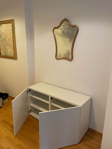 this 2 Room Appartement ist situated in a quiet street appx. 12 Minute walk to center and train station, public transportation and all necessary shops nearby -fully furnished: you only need your suitcase. the house is Art Deco/ fin de siecle - old fa...