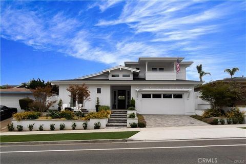Newly Built in 2019 by Dan Sayer, this 4 bed, 6 bath home sits in the heart of Capistrano Beach. Sitting on a 6100 SF lot with 3134 SF of living space, this home was thoughtfully designed with no details left out. With its gorgeous curbside appeal, i...