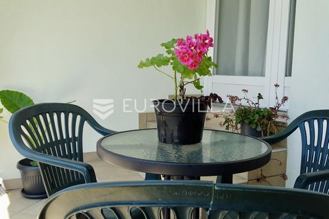 Kastav, Brestovice, a two-bedroom apartment for rent, 110m2 with two bathrooms, which can be divided into a one-bedroom apartment and a studio apartment of 55m2. The apartment has two terraces. Both terraces are furnished with tables and chairs. Sinc...