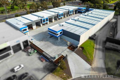 Barry Plant Glenroy Commercial presenteert met trots deze uitstekende kansen op de markt, voor de verkoop en verhuur van een reeks gloednieuwe magazijnruimtes in het blue chip Lakeside Estate, binnen het gewilde Northcorp Business Park. - Beschikbare...