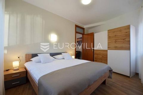 Istria, Rovinj, a one-bedroom apartment is available for rent in a quiet part of the settlement for whole year. The apartment is available from November 4th. The apartment consists of an entrance area, a bathroom, an open space concept for the kitche...