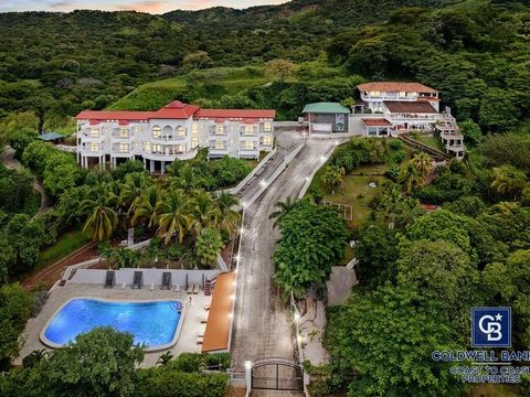 Exklusive Luxus-Mietimmobilie mit Meerblick in Playas del Coco Dieses exquisite Miethaus in Playas del Coco ist eine einmalige Chance sowohl für den persönlichen Gebrauch als auch für Investitionen. Dieses weitläufige Anwesen, das in einer ruhigen Ge...