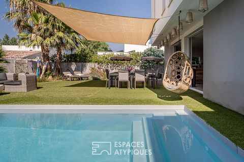 Situata a 300 metri dal Mar Mediterraneo, scoprite questa superba villa contemporanea di 125m2 con giardino, piscina, garage, 3 posti auto esterni. Questa bella casa di recente costruzione comprende un bellissimo soggiorno con soggiorno, sala da pran...