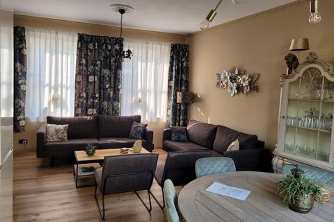 Esta lujosa casa de marga tiene 5 dormitorios y tiene capacidad para 8 personas, ideal para 1 o 2 familias. La casa de vacaciones está situada en el corazón del sur de Limburgo, Valkenburg. También se permiten 2 perros. Hay terrazas y restaurantes ce...