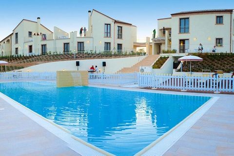 Le complexe de vacances est situé sur une colline luxuriante dans l'arrière-pays de Pedaso, une petite ville pittoresque sur la côte adriatique et vous offre une vue imprenable sur la mer. La nature environnante s'ouvre à vous comme un grand éventail...