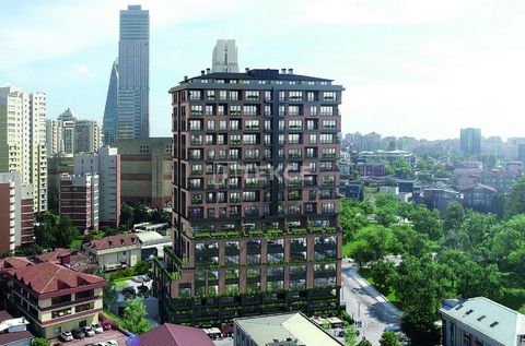 Appartementen in een Beveiligd Complex nabij Metrostation in Ataşehir Istanbul De appartementen zijn gelegen in Ataşehir, aan de Anatolische kant van Istanbul. Ataşehir herbergt tal van commerciële voorzieningen, zakencentra en moderne woningbouwproj...