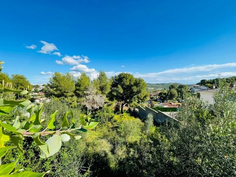 Land located in El Vendrell of 630m2.~ Located in a quiet area but 5 minutes from all services.~ Call us and we will show you.