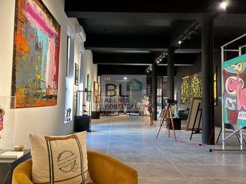 Galerie d'art exceptionnelle 191m2 Azeitão et 655m2 de terrain Un lieu unique qui vous permet de profiter d'un espace incroyable entre le palais Bacalhõa et la collection Bacalhõa Berardo, à proximité de la «fabrique des azulejos» à Azeitão. Un empla...