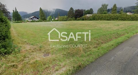 Terrain constructible de 1905 m²