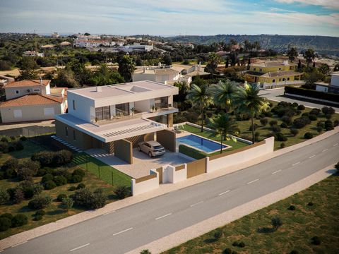 Located in Praia da Luz. Nestled in the vibrant city of Praia Da Luz lies a stunning piece of land with a preapproved project waiting to be transformed into the home of your dreams. With a generous land area of 716.1 square meters and a spacious hous...