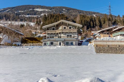 Este espacioso apartamento de 1 dormitorio se encuentra en Neukirchen am Gro veniger. Con una capacidad para albergar hasta 3 personas, esta propiedad es ideal para un pequeño grupo o una familia. Siempre tiene una vista fabulosa de las montañas circ...