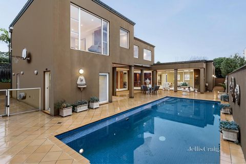 A tranquil haven of supreme modern comfort, this magnificent family residence is perfectly placed in a coveted cul-de-sac surrounded by every convenience. Spectacular in space and size the open plan palatial indoor / outdoor living areas will certain...