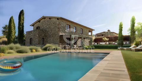 This beautiful property is located between Montalcino and San Giovanni d'Asso and is immersed in the rolling hills of the Val d'Orcia and the Crete Senesi with breathtaking views. The farmhouse is located in a residential complex composed of 7 indepe...