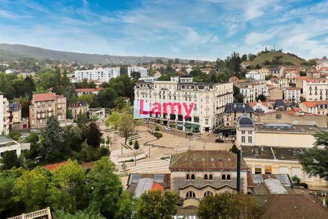 CHATELGUYON, spécial investisseur ! Au dernier étage, studio/T2, au sein du mythique Hotel Continental, avec place de parking et cave.Situé rue du Docteur Gubler, en plein coeur de ville, l'appartement est situé au 5ème et dernier étage de cet ancien...