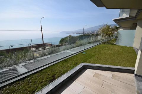 Nur einen Steinwurf vom Meer entfernt, eingebettet wie ein Diamant in üppigem Grün im östlichen Bereich von Sanremo, bieten wir eine neue Wohnanlage mit 30 LUXURIÖSEN Apartments in privilegierter Lage mit Blick auf das Meer, die mit dem Radweg und de...