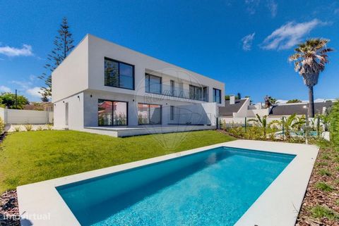 VILLA NEUVE DE 4 CHAMBRES AVEC PISCINE - BIRRE - CASCAIS Cette villa nouvellement construite est située dans le meilleur quartier de Birre, à Praceta très calme de maisons, avec une circulation pratiquement uniquement des résidents. Située sur un ter...