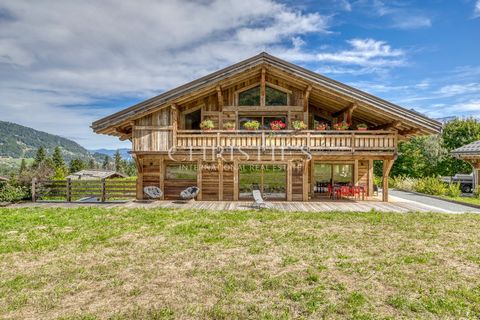 EN EXCLUSIVITÉ CHALET DE MONTAGNE : Découvrez en exclusivité, à mi-chemin entre le village de Combloux et de Cordon, ce chalet traditionnel, de construction typiquement savoyarde. Ce chalet neuf, bénéficie d'un environnement calme et paisible dans un...