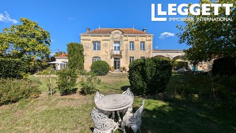 A32104ELM33 - EXCLUSIVE! Magnificent and stylish Maison de Maître, completely renovated with an exceptional energy rating A, comprising of a main house, 2 gîtes and outbuildings. Located 4 minutes from Reignac & Etauliers, this magnificent residence ...