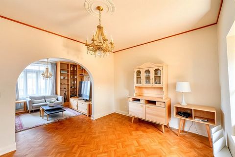 Venez découvrir en exclusivité , cette maison mitoyenne dans un secteur très recherché de Boulogne ville , proche des commerces , des services, des lycées , de la cathédrale , vous l'avez compris elle vous facilitera votre vie urbaine et familiale. D...